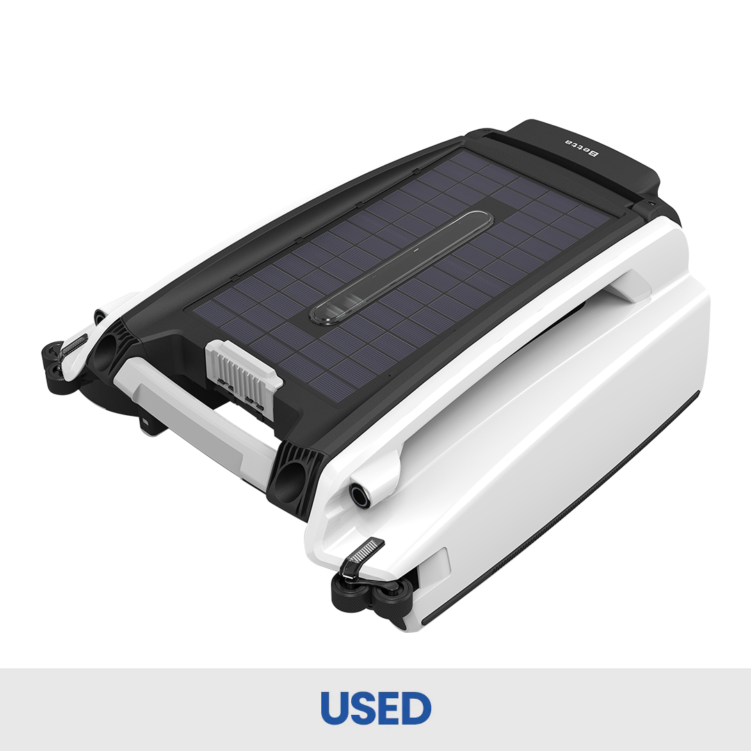 Betta SE - Solar-Powered Robotic Pool Skimmer (Used)